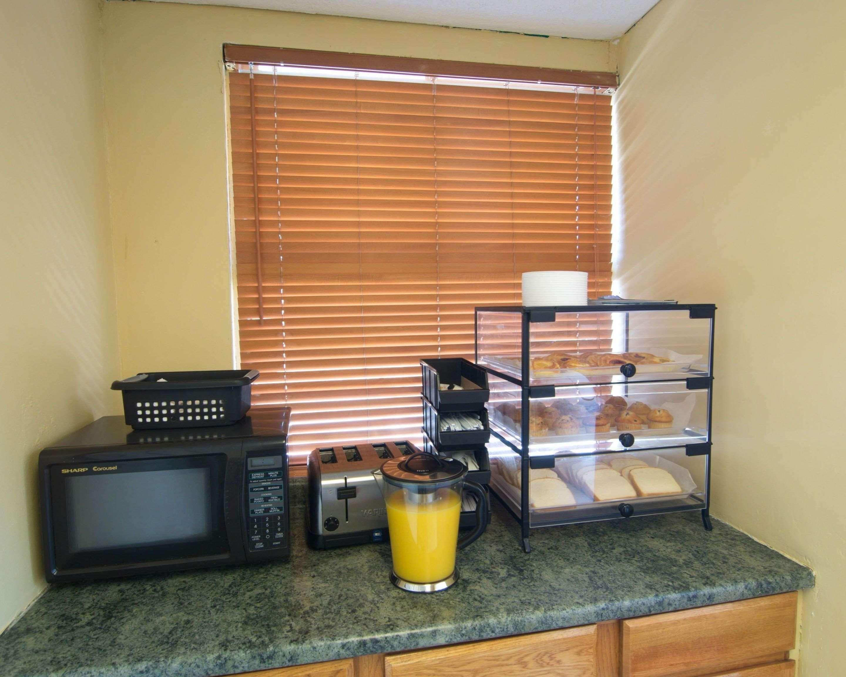 Econo Lodge Near Bluefield College Ngoại thất bức ảnh