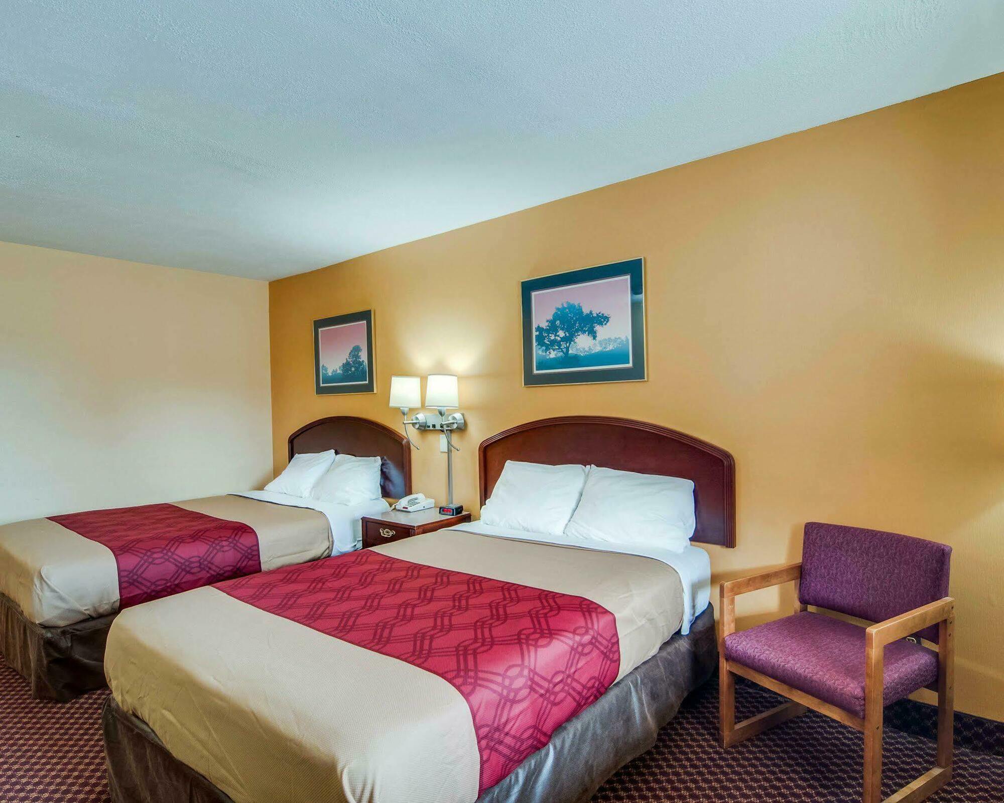 Econo Lodge Near Bluefield College Ngoại thất bức ảnh